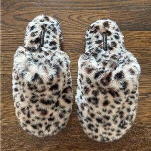 Victoria’s Secret Faux Fur Leopard Print Slippers, Size: M (7-8)